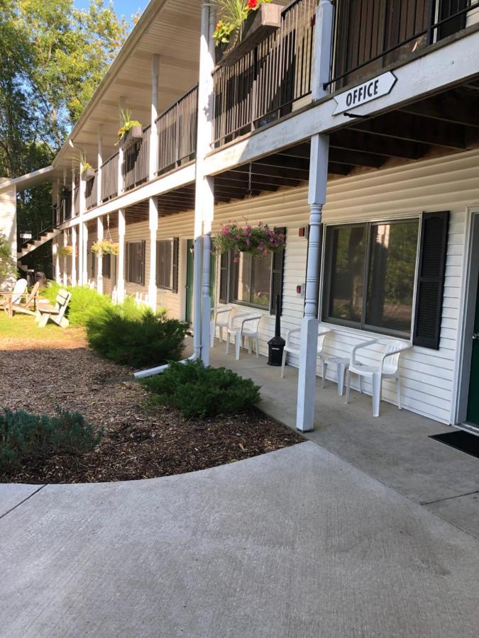 Parkside Motel
